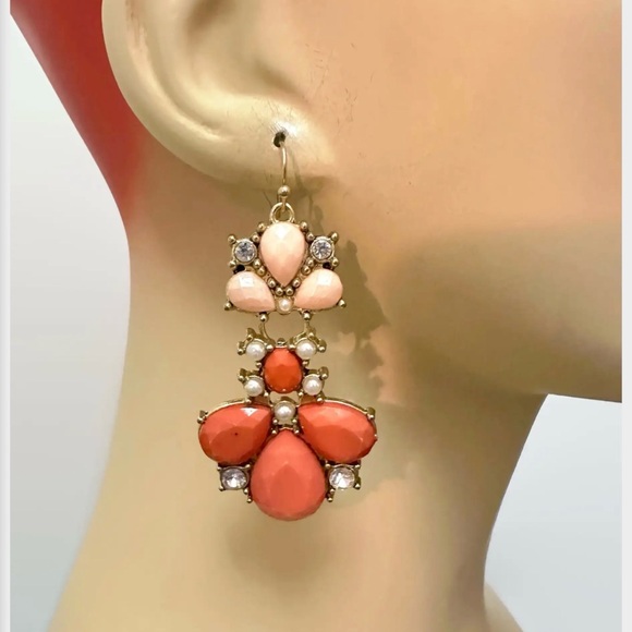 Vintage Rhinestone Gold Dangle Earrings - Picture 3 of 6